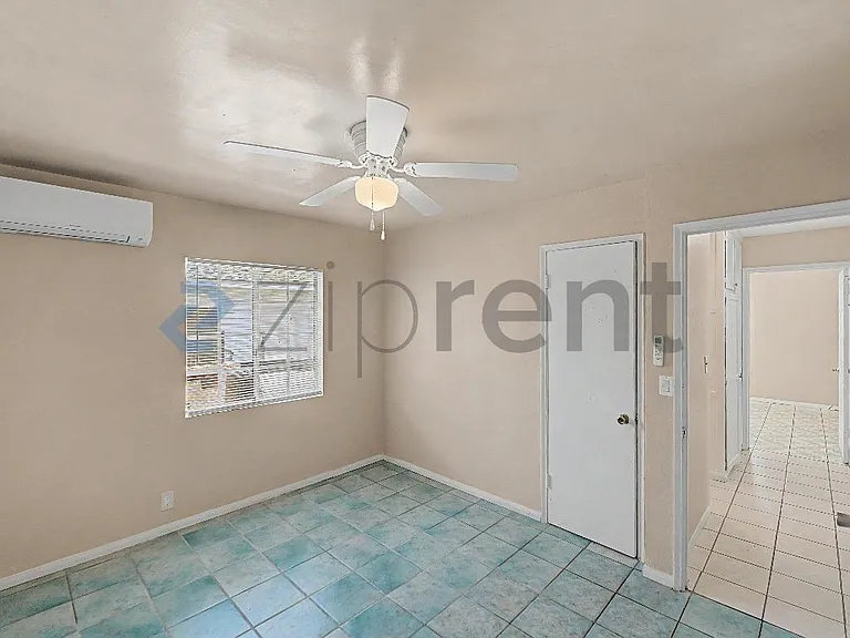 4417 Deland Ave — Photo 22
