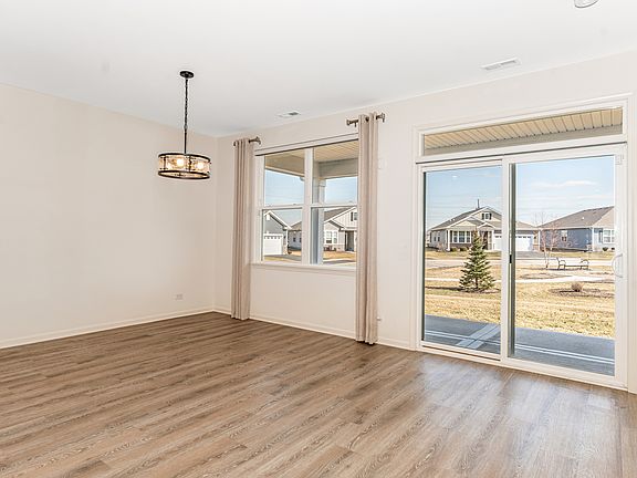 5th image of 1655 Windsor Rd