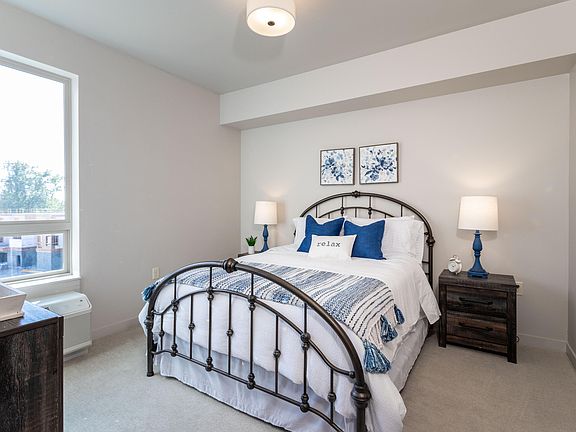4th image of 100 Woodlands Way #W-302