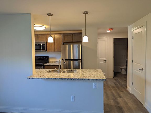 3rd image of 1335 Millersport Hwy APT 2