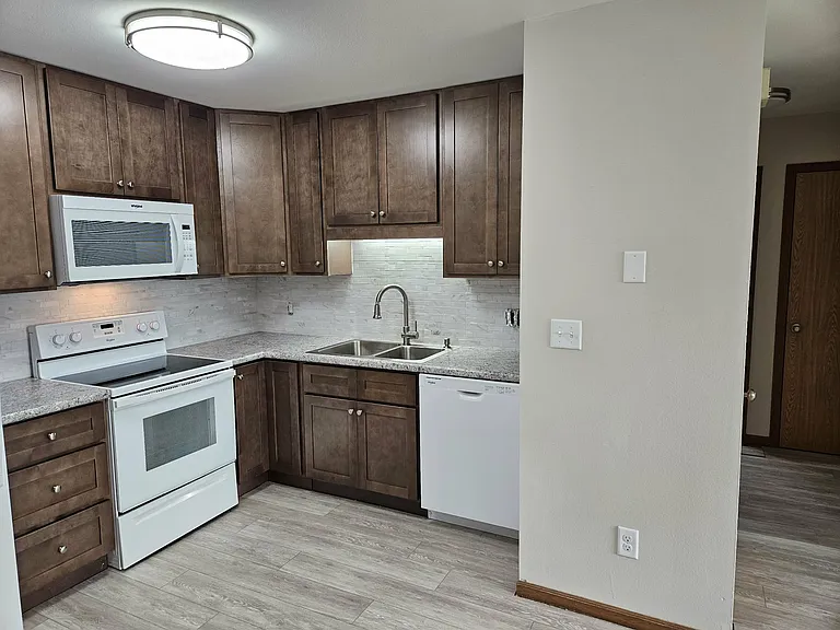 404 Circle Dr #3 — Photo 3