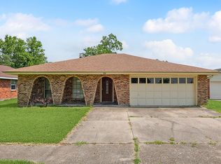 5549 Hamerick Dr, Marrero, LA 70072