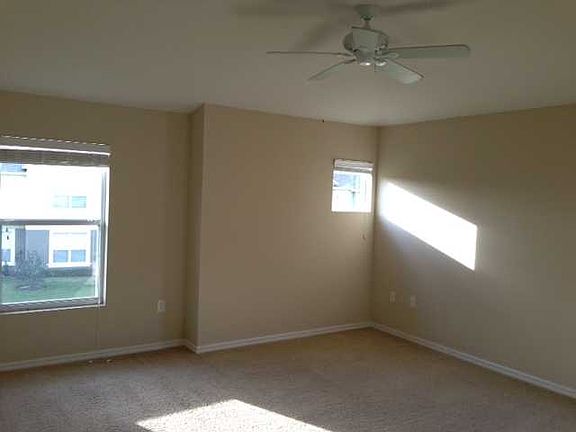 4th image of 1537 Broken Oak Dr #37C