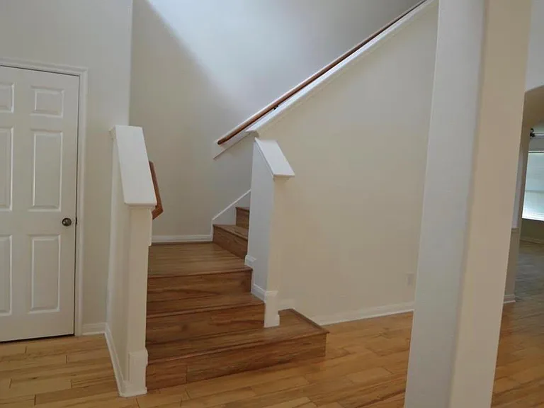 2110 Banfield Ct — Photo 7