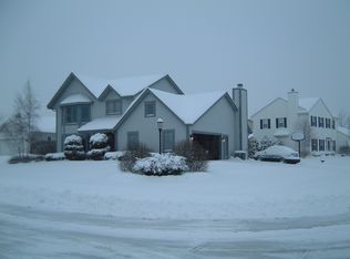 775 Holly Patch Ct, Pewaukee, WI 53072