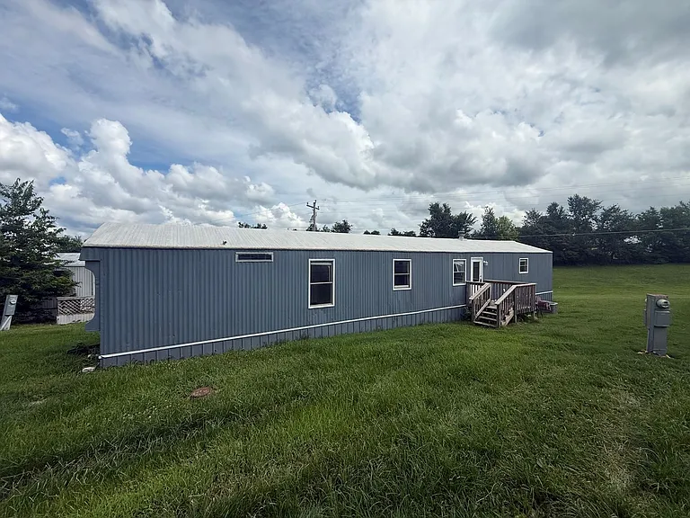 187 W Henry Ln — Photo 4