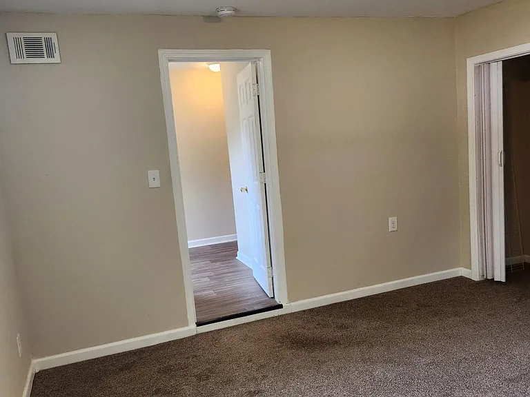 836 Edwards Ave — Photo 6