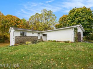 10484 Campbell Ct, Hamburg, MI 48139
