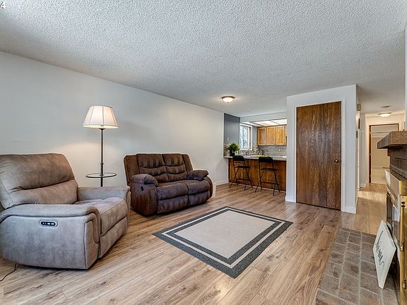 3rd image of 7017 NE 43rd St APT D