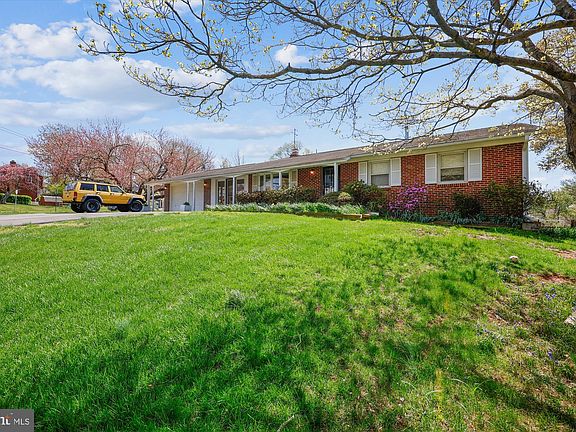 2nd image of 7112 Mill Run Dr