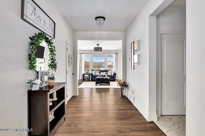 3rd image of 4 Larsen Place