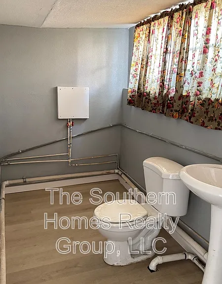 405 N High St — Photo 7