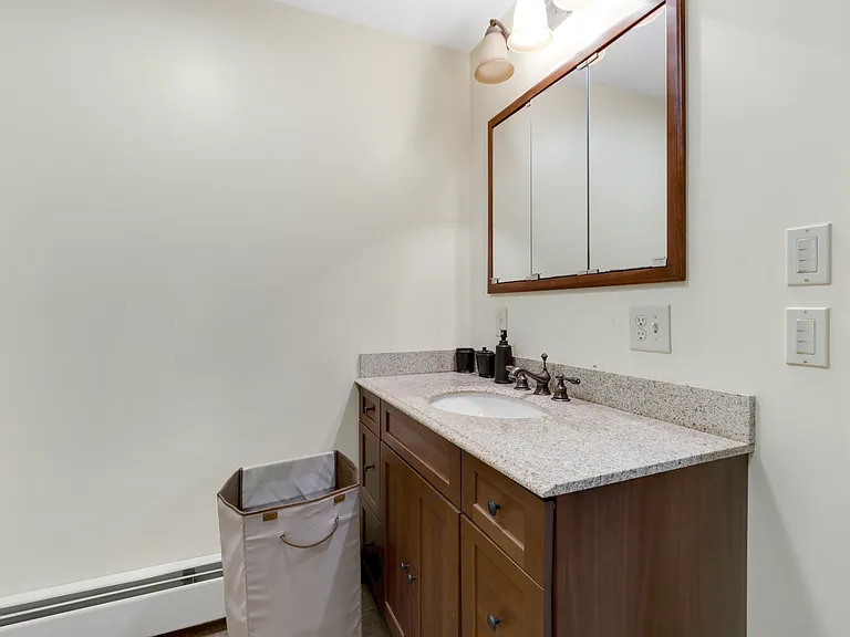 13 Andrew Ave — Photo 54