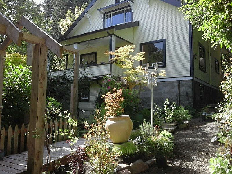 1st image of 3536 SE Wister St