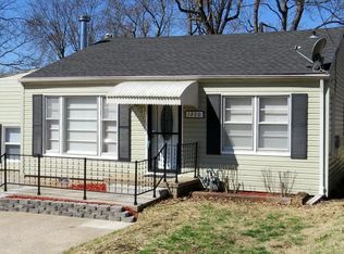 1330 S McCoy St, Independence, MO 64055