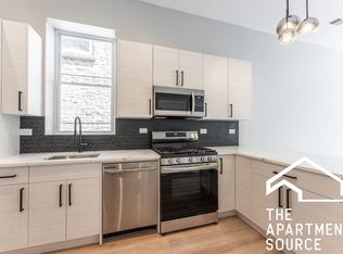 1104 W Taylor St #2, Chicago, IL 60607