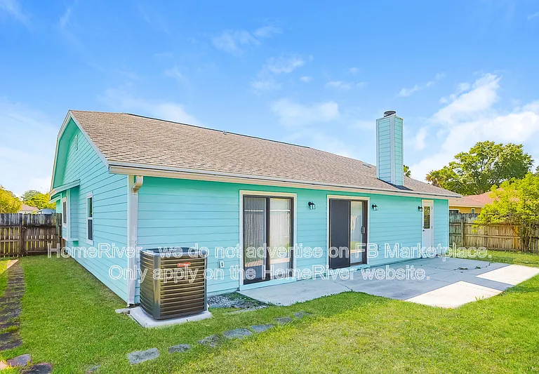 7966 Amandas Crossing Dr E — Photo 14