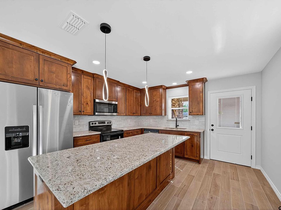1st image of 926 S Academy Ave