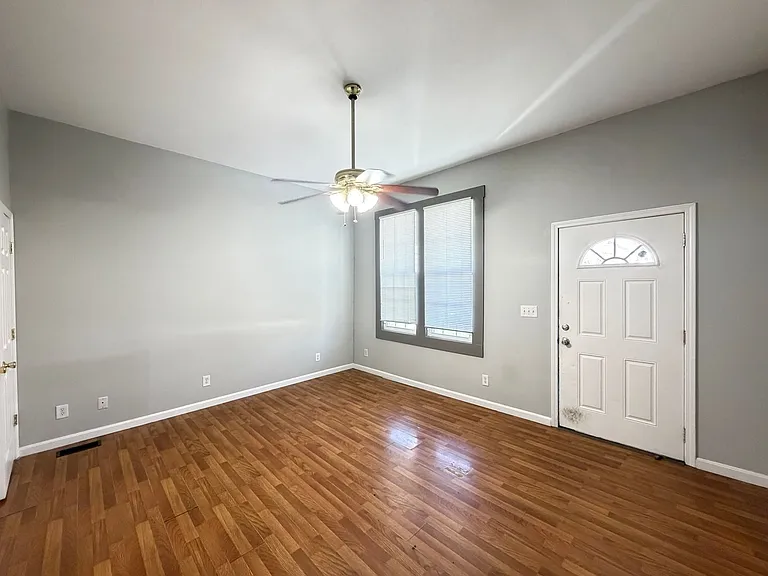 3107 Montana Ave — Photo 3