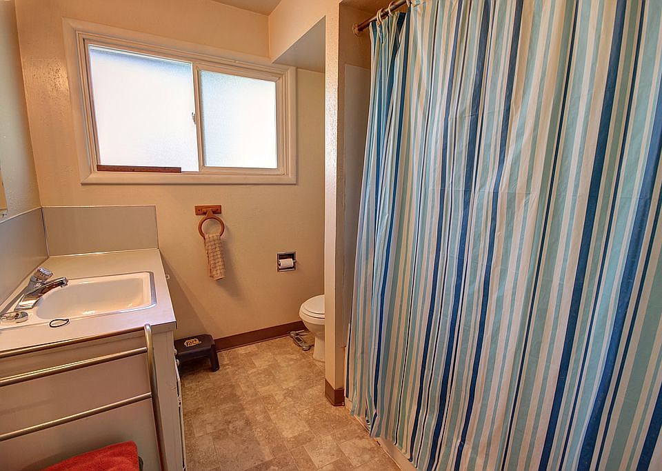 Pre-Remodel Bath