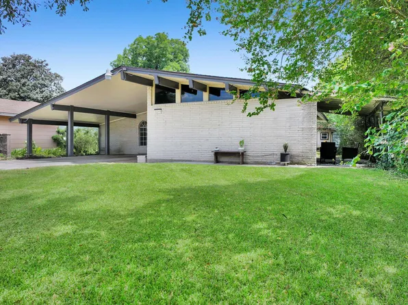 3215 Callaway Dr, Nederland, TX 77627