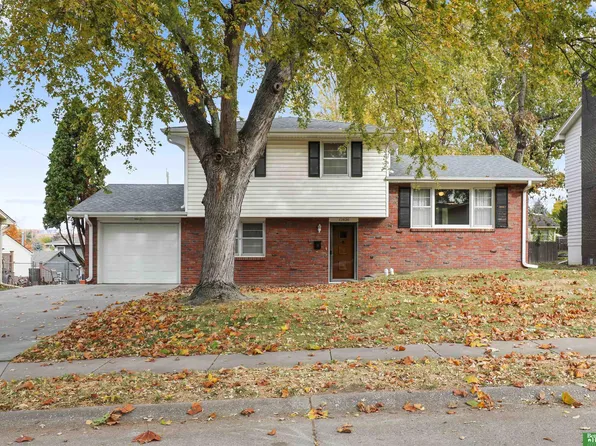 12626 Holmes St, Omaha, NE 68137