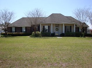 90 Brentwood Dr, Picayune, MS 39466