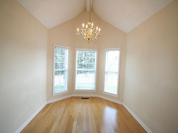 4th image of 1388 Harrington Dr
