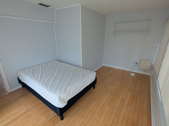 3rd image of 1176 40th St #3