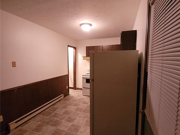 3rd image of 120 N Main St