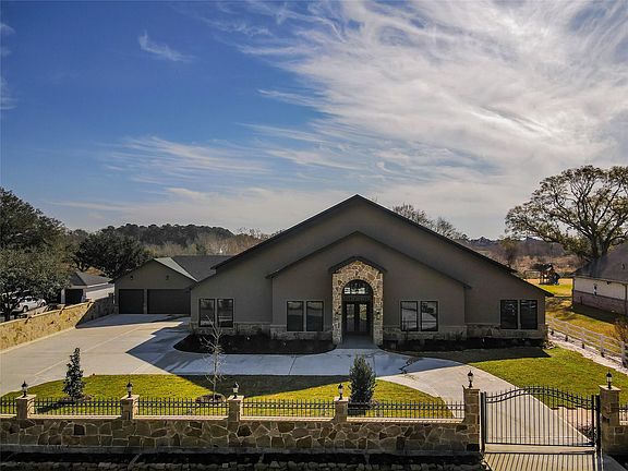 3rd image of 25927 Hunter Ln
