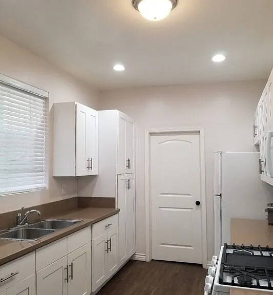 3582 S Budlong Ave — Photo 10