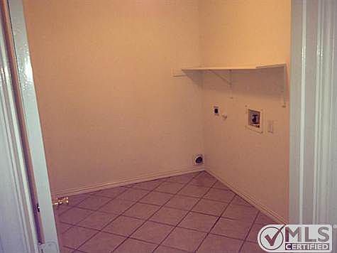 3rd image of 920 Clover Hill Ln