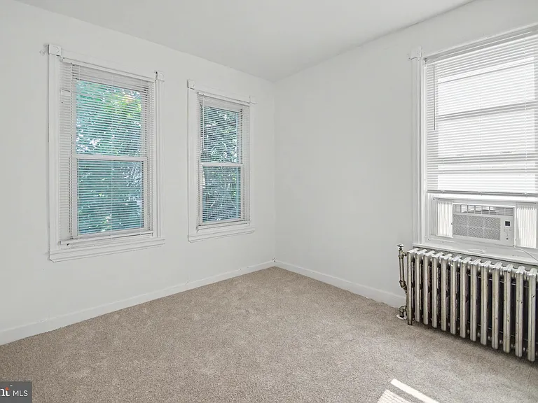 1921 W Allegheny Ave — Photo 16