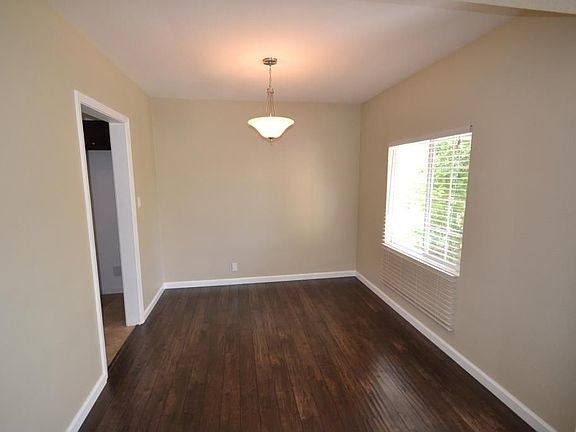 3rd image of 7522 Loma Verde Ave