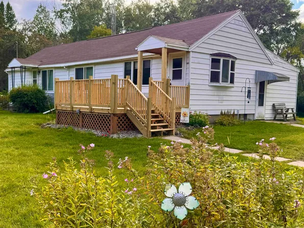825 S Main St, Marion, WI 54950