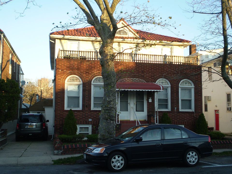 2nd image of 4107 Manhattan Ave