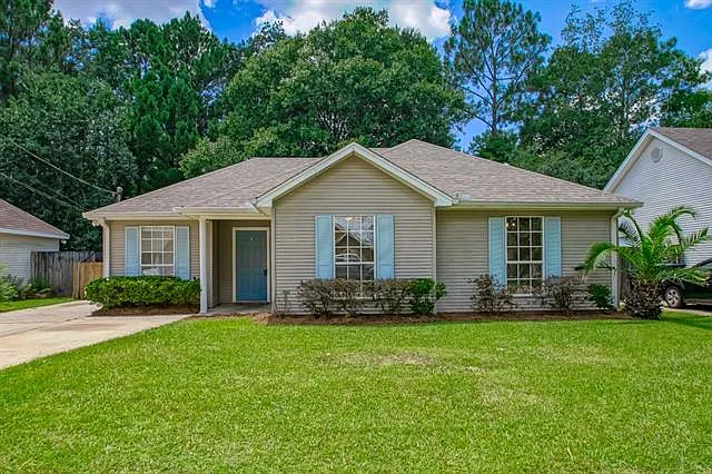 3 bed, 2.0 bath, 1162 sqft, $1,600 — Photo 1