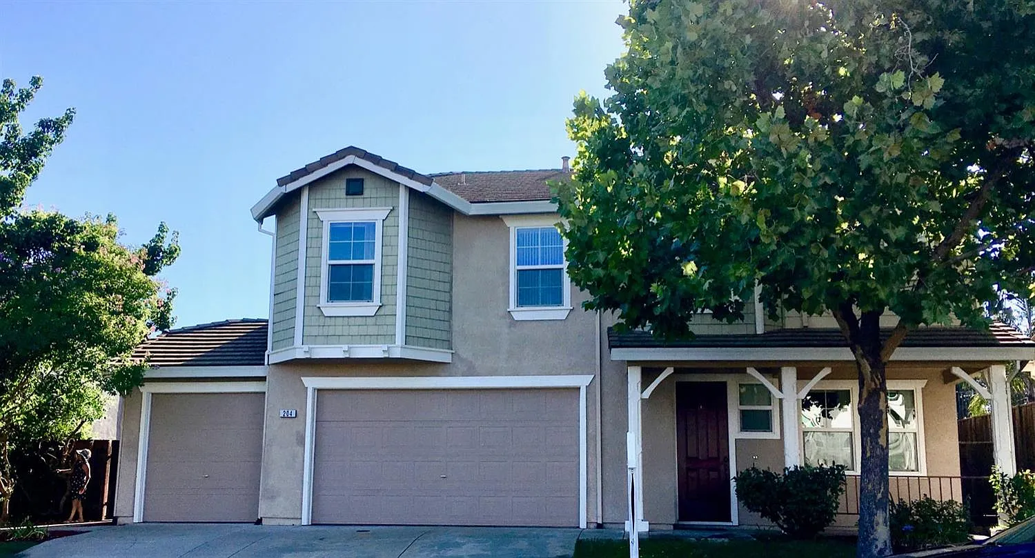 204 Branch Ct photo 1