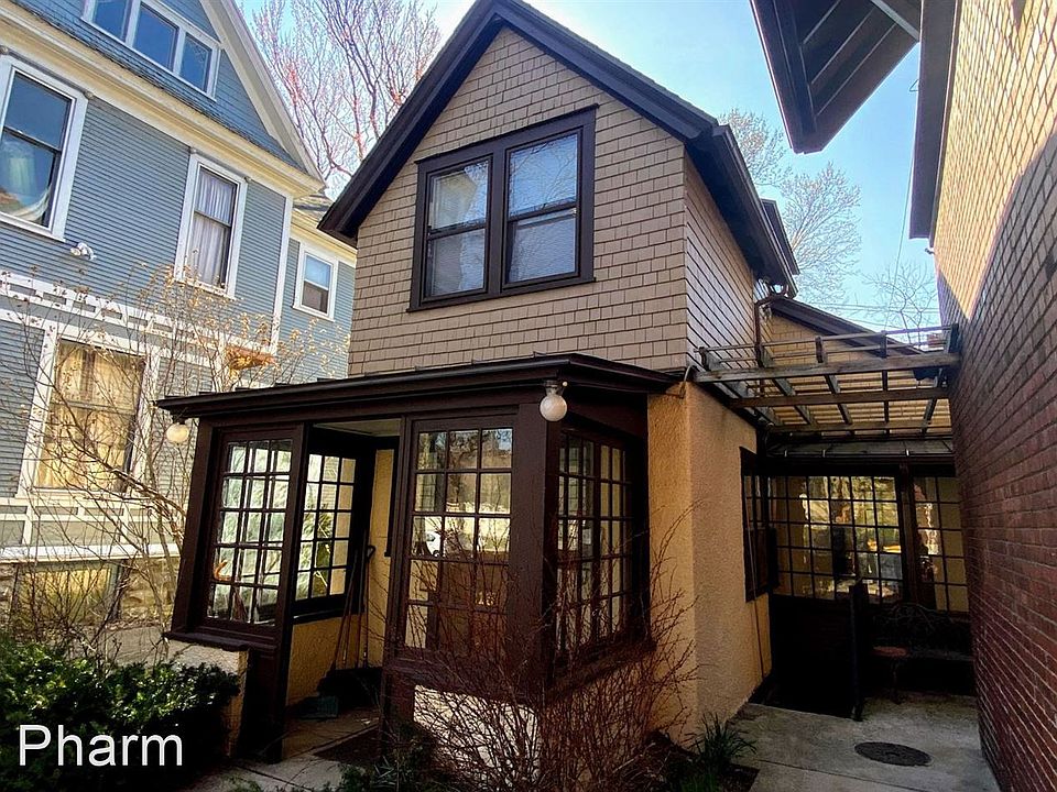 1st image of 213 Morris Ave SE