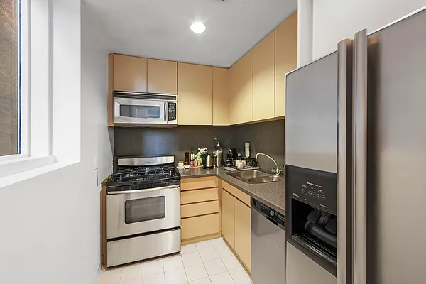 Rented by Realmart Realty LLC | media 10