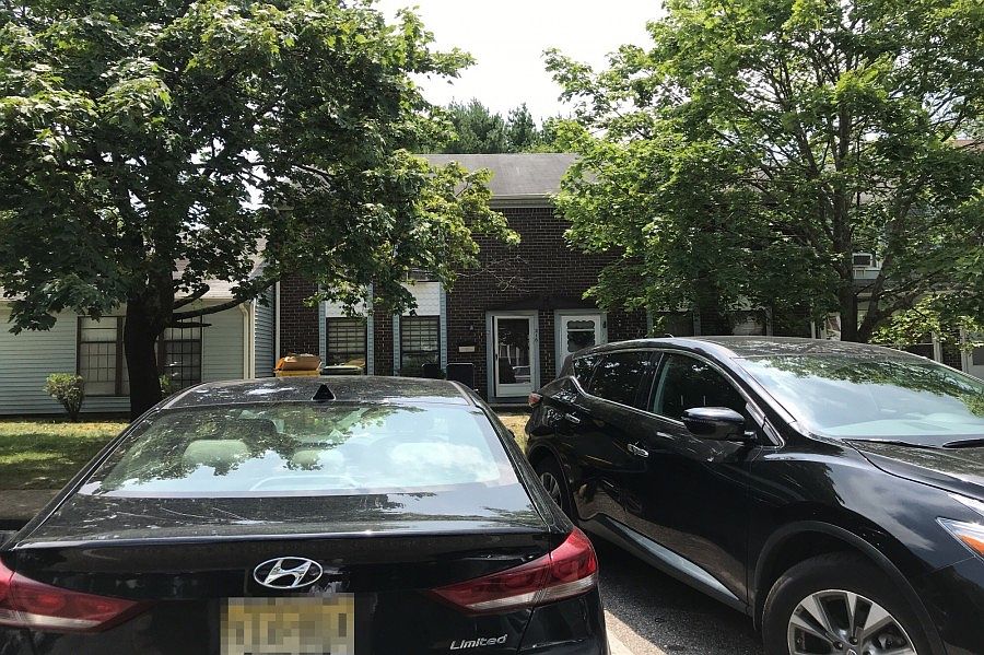 1st image of 216 Williamsburg Ln