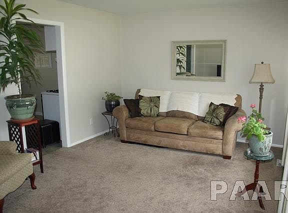 4th image of 3005 N Victoria Ave