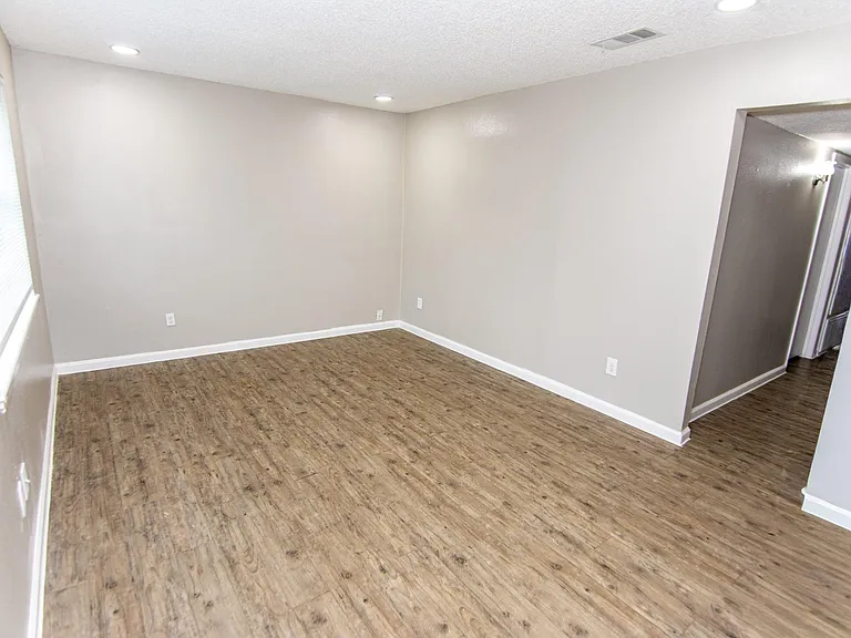 1667 Northwood St #1667 — Photo 5