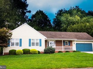 10 S Shaffer Dr, New Freedom, PA 17349