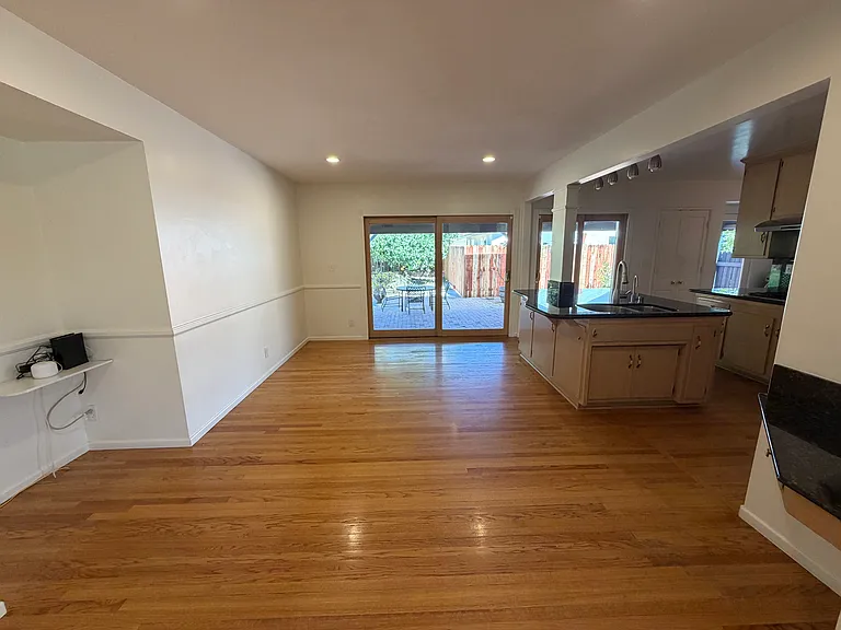 1516 Wells Ave #A — Photo 4