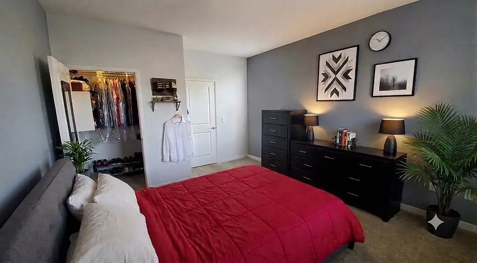 2 bed, 1100 sqft, $1,550 — Photo 2