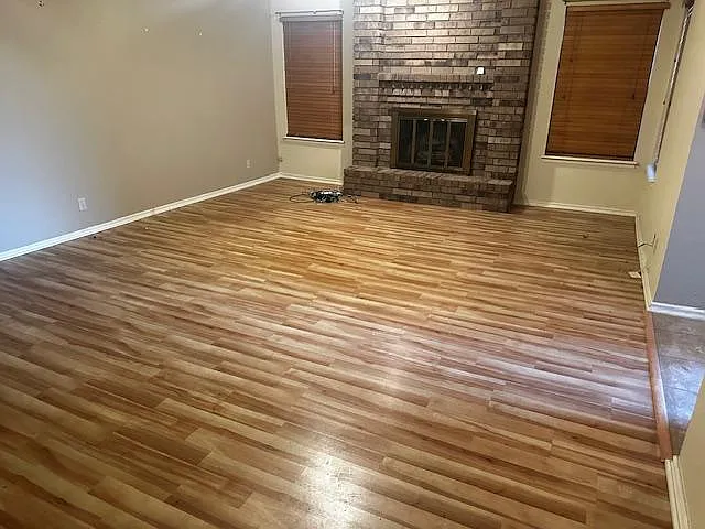 1435 Windsor Dr — Photo 2