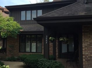 3887 Mission Hills Rd N #4-C, Northbrook, IL 60062