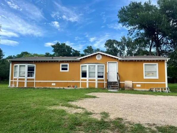 150 Oak Forest Dr, Cedar Creek, TX 78612